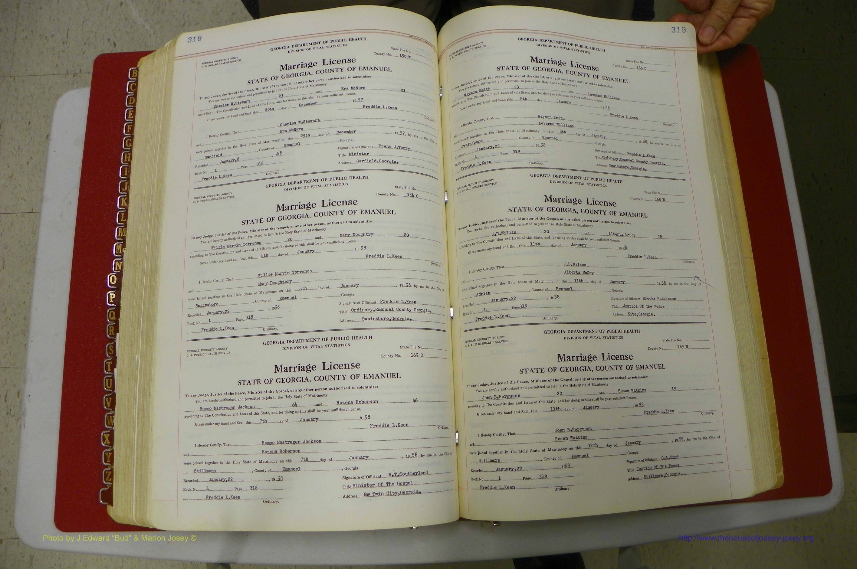 Emanuel Co, GA, Marriages Book L, 1952 - 1962, P 318-319.JPG