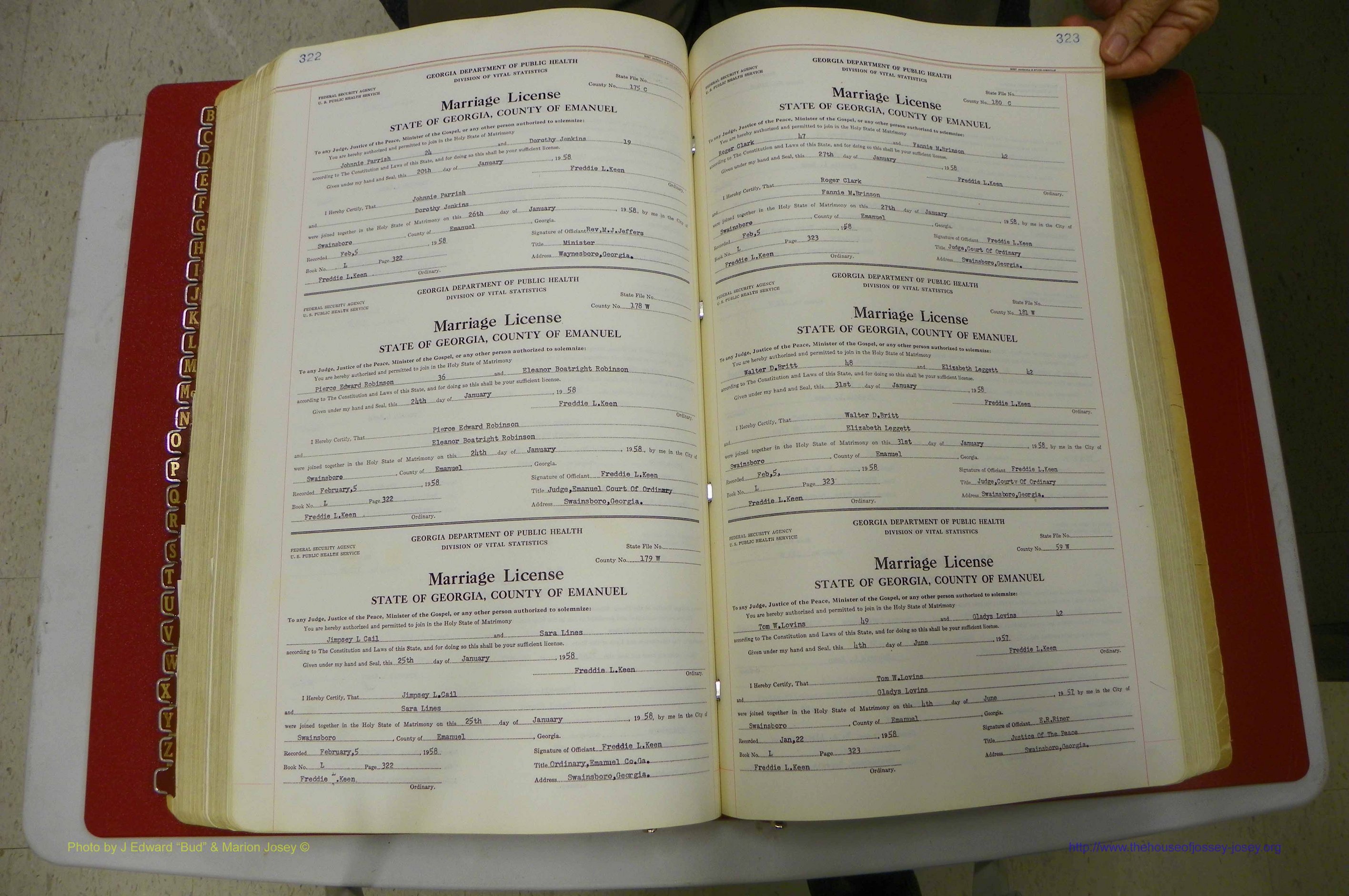 Emanuel Co, GA, Marriages Book L, 1952 - 1962, P 322-323.JPG
