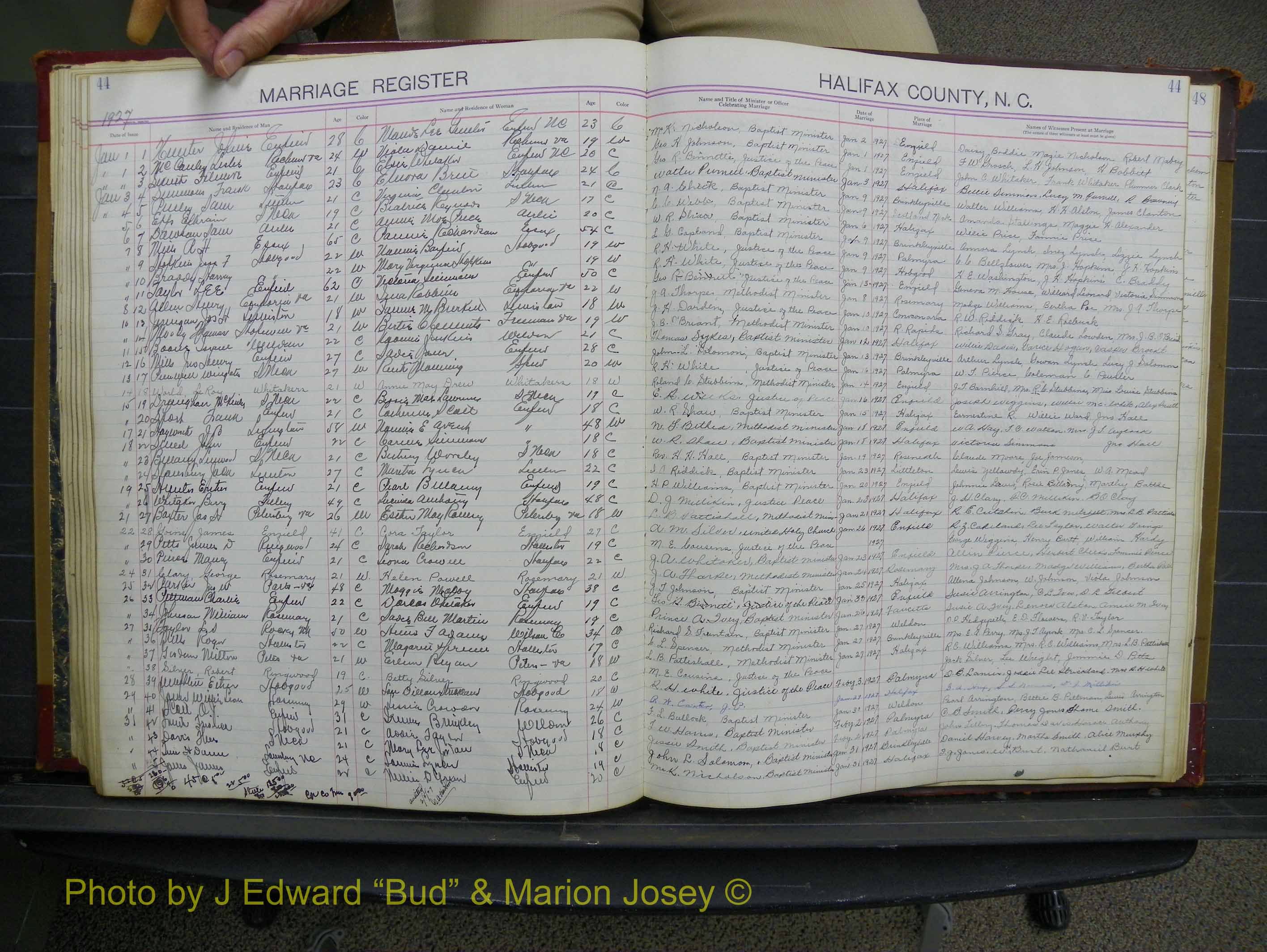 Halifax Marriage Book 10, 1923-1931 P 044.JPG