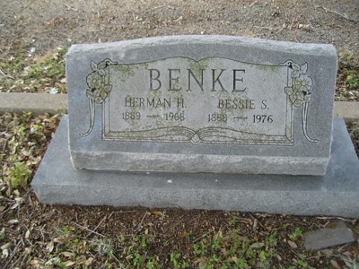 Benke, Herman & Bessie Stallings, Kenedy Cemetery, Karnes Co, TX.jpg
