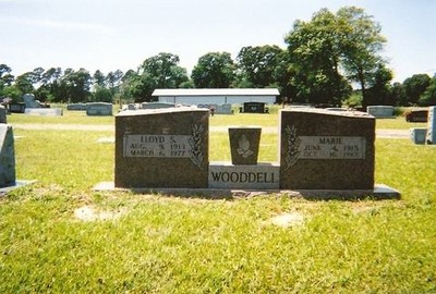 Wooddell, Lloyd Samuel & Ocie Marie Evans, Jarratt Cem, Cherokee Co, TX.jpg