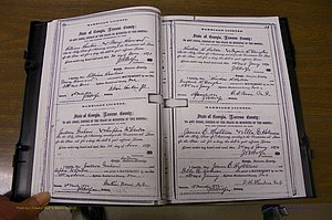 Laurens Co, GA, Marriages 1870 - 1879, P 042-043.JPG