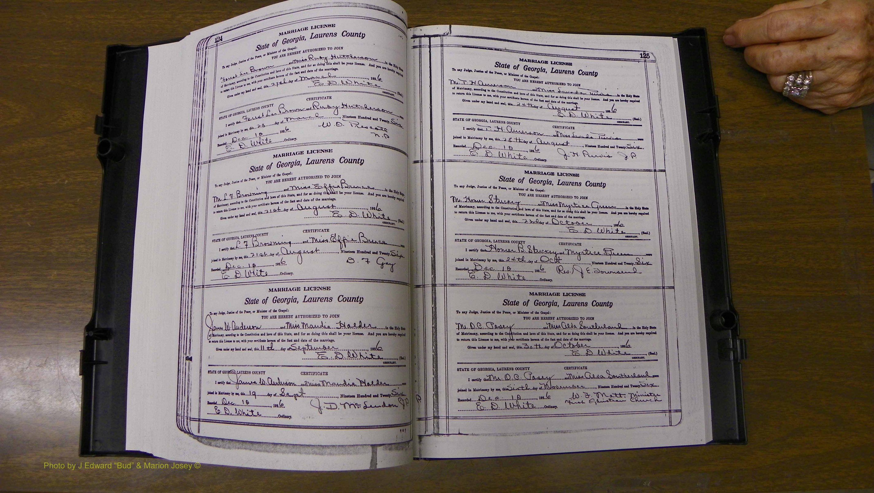 Laurens Co, GA, Marriages Book S, 1924 - 1934, White, P 124-125.JPG