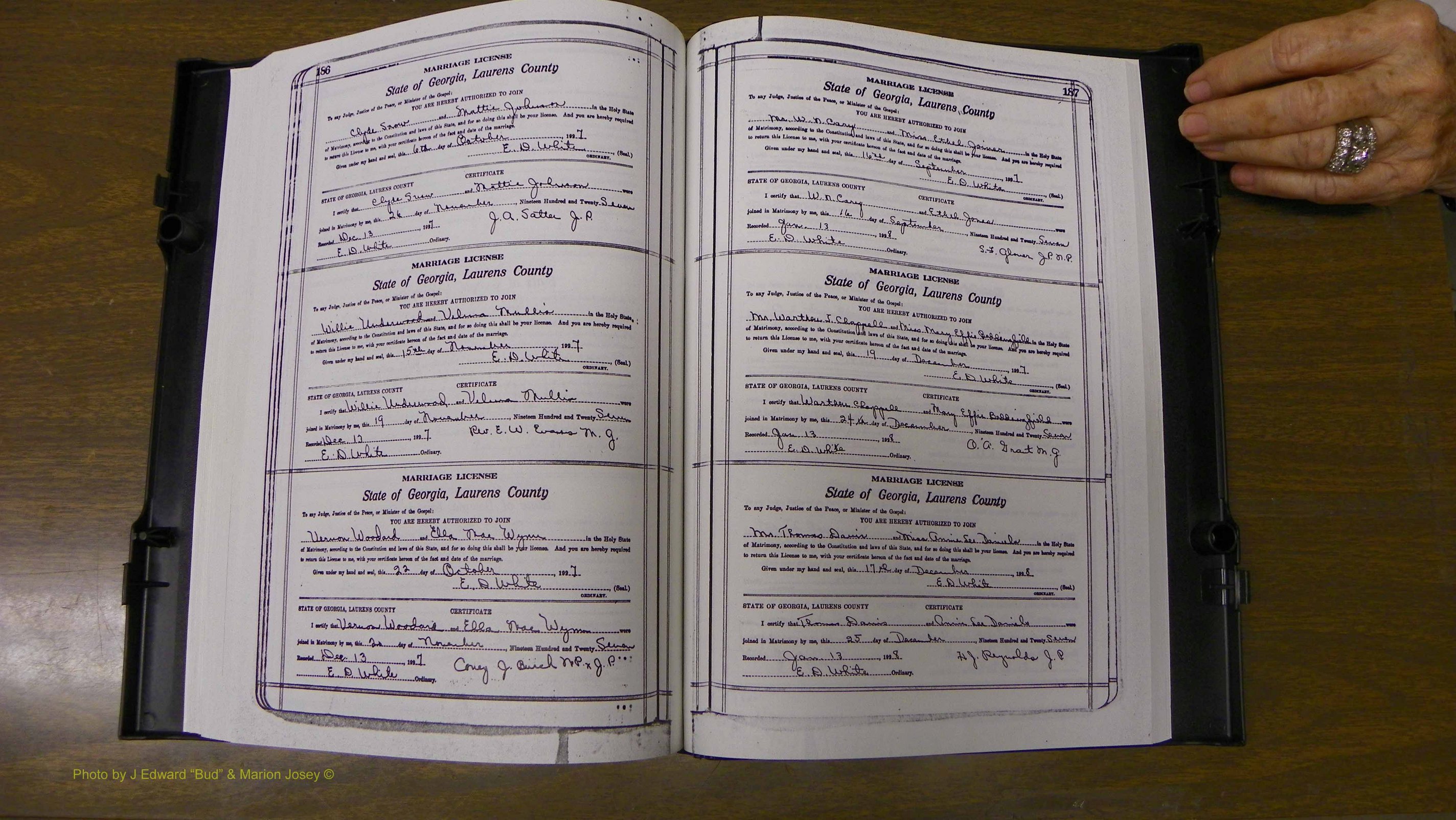 Laurens Co, GA, Marriages Book S, 1924 - 1934, White, P 186-187.JPG