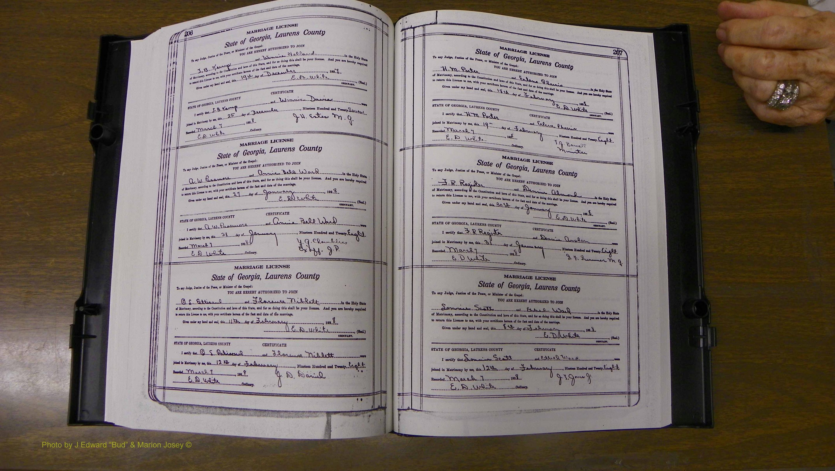 Laurens Co, GA, Marriages Book S, 1924 - 1934, White, P 206-207.JPG
