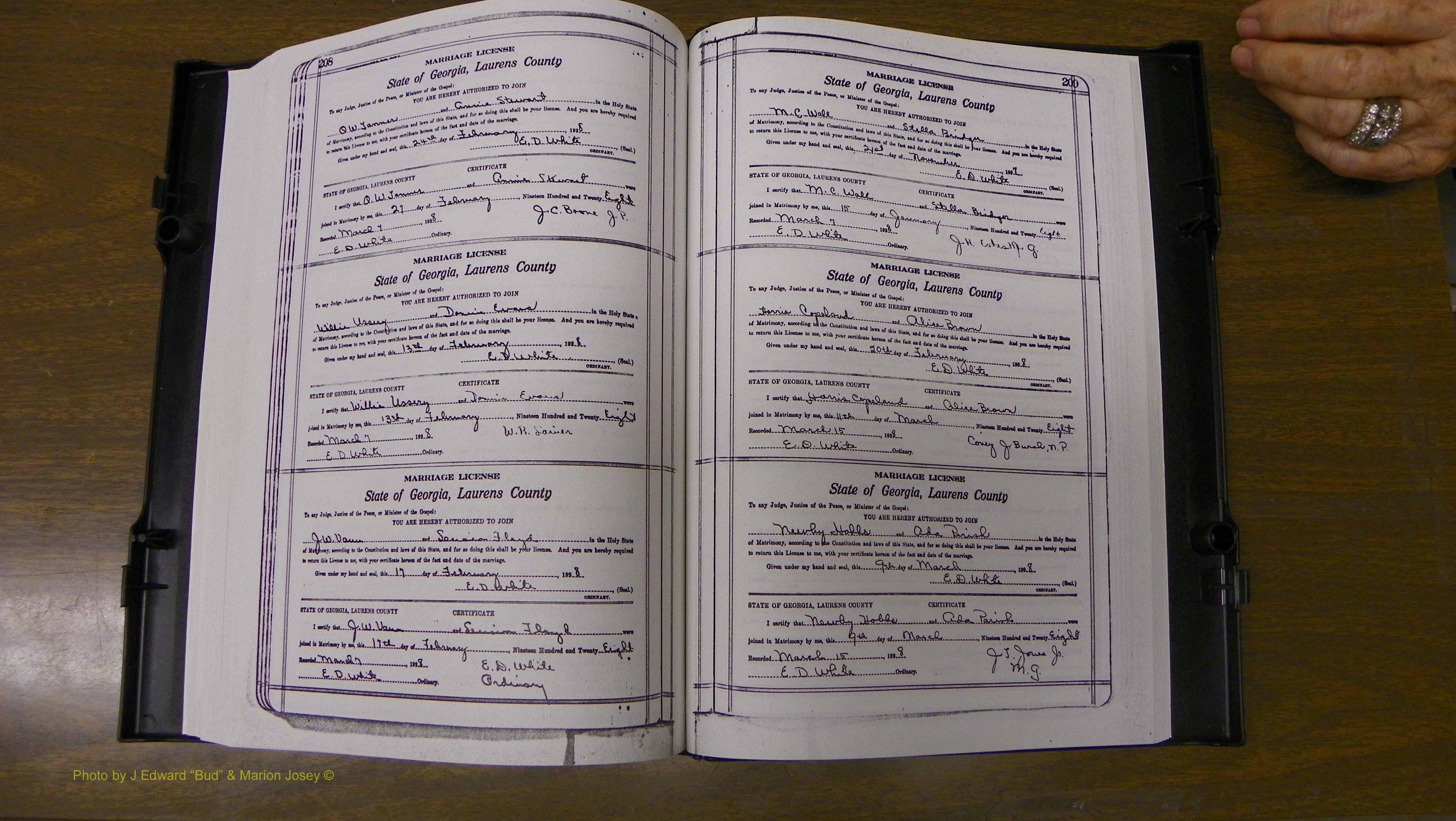 Laurens Co, GA, Marriages Book S, 1924 - 1934, White, P 208-209.JPG