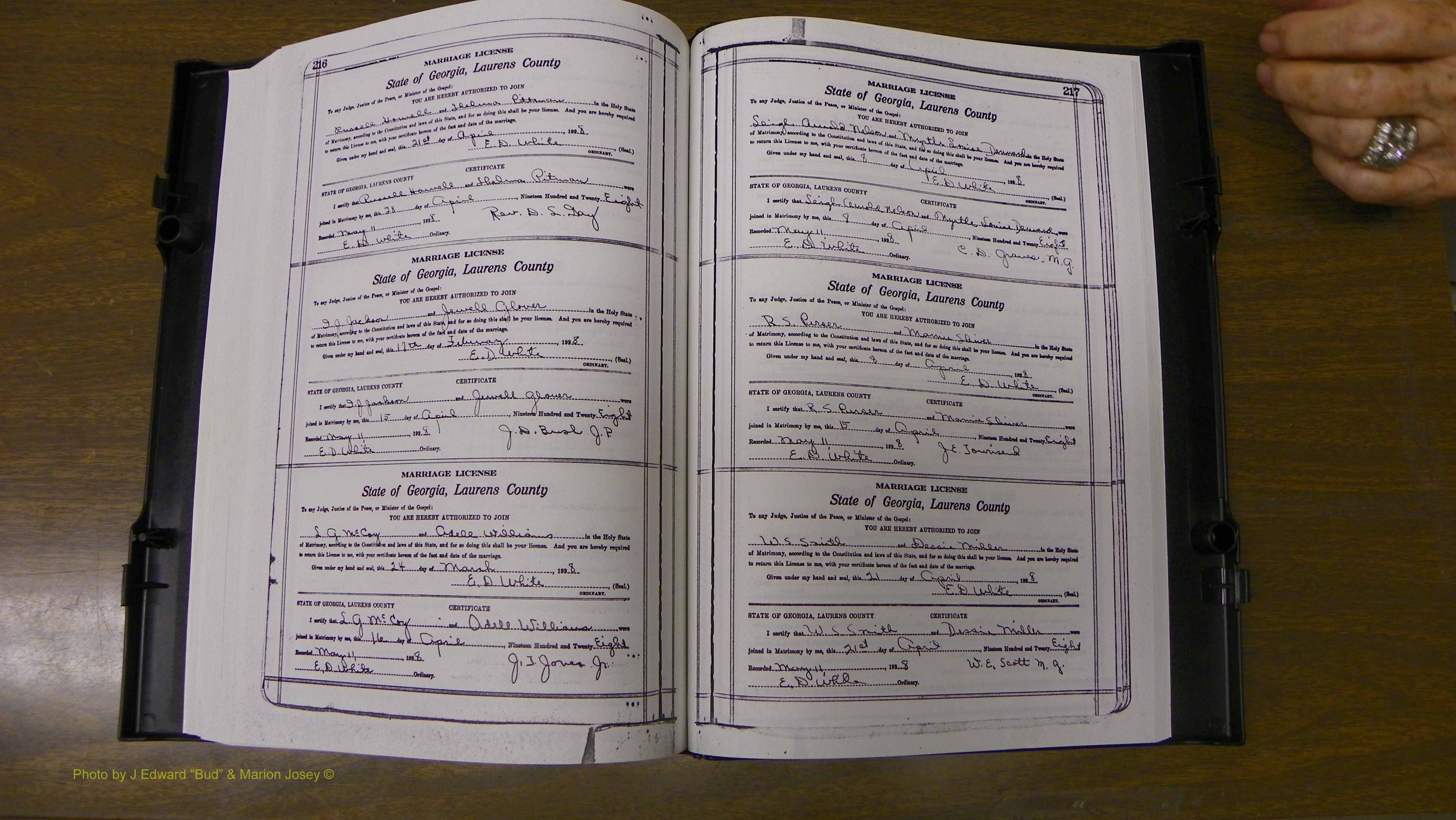 Laurens Co, GA, Marriages Book S, 1924 - 1934, White, P 216-217.JPG
