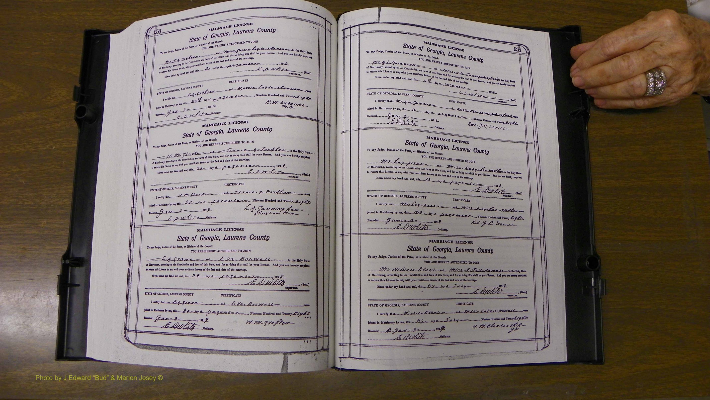 Laurens Co, GA, Marriages Book S, 1924 - 1934, White, P 250-251.JPG