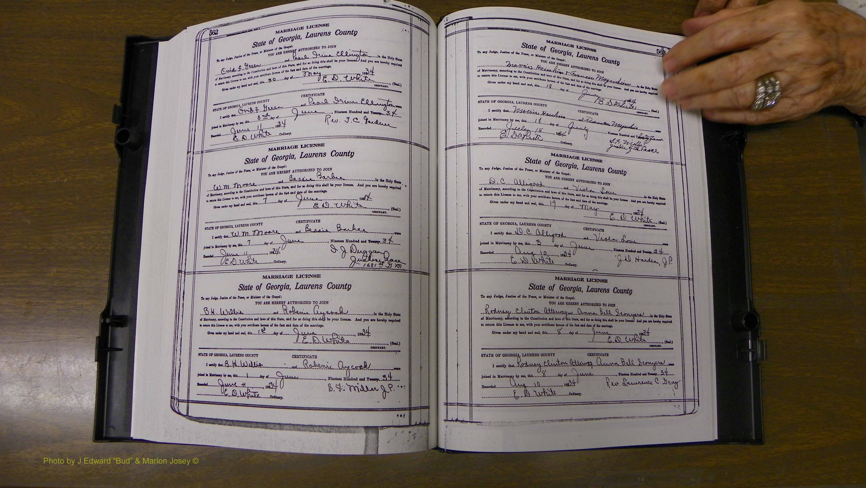 Laurens Co, GA, Marriages Book S, 1924 - 1934, White, P 562-563.JPG