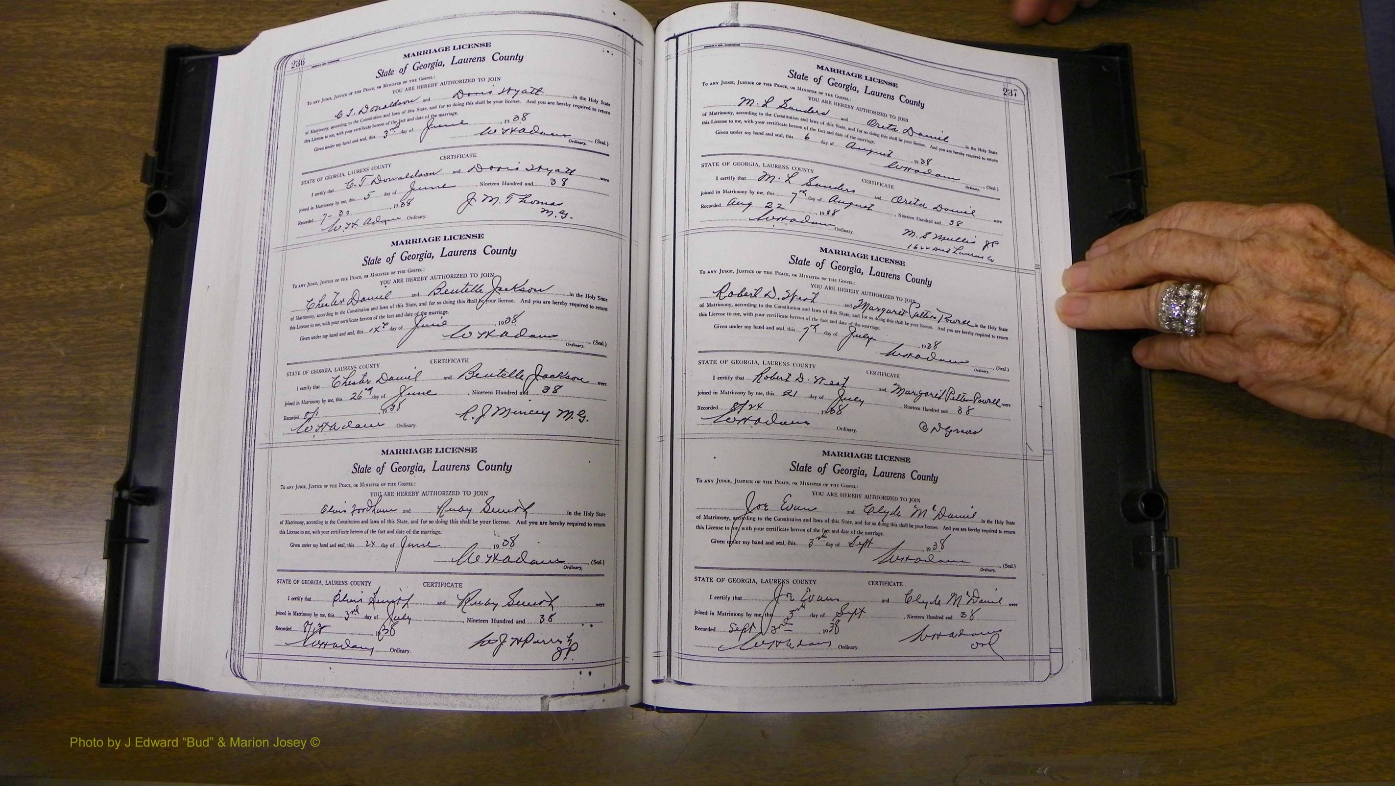 Laurens Co, GA, Marriages Book U, 1934 - 1944, White, P 236-237.JPG
