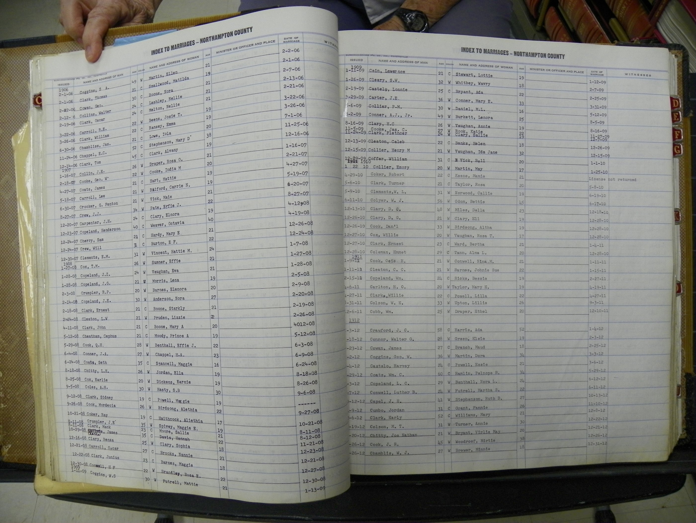 Northampton Marriages Book 1 (147).JPG