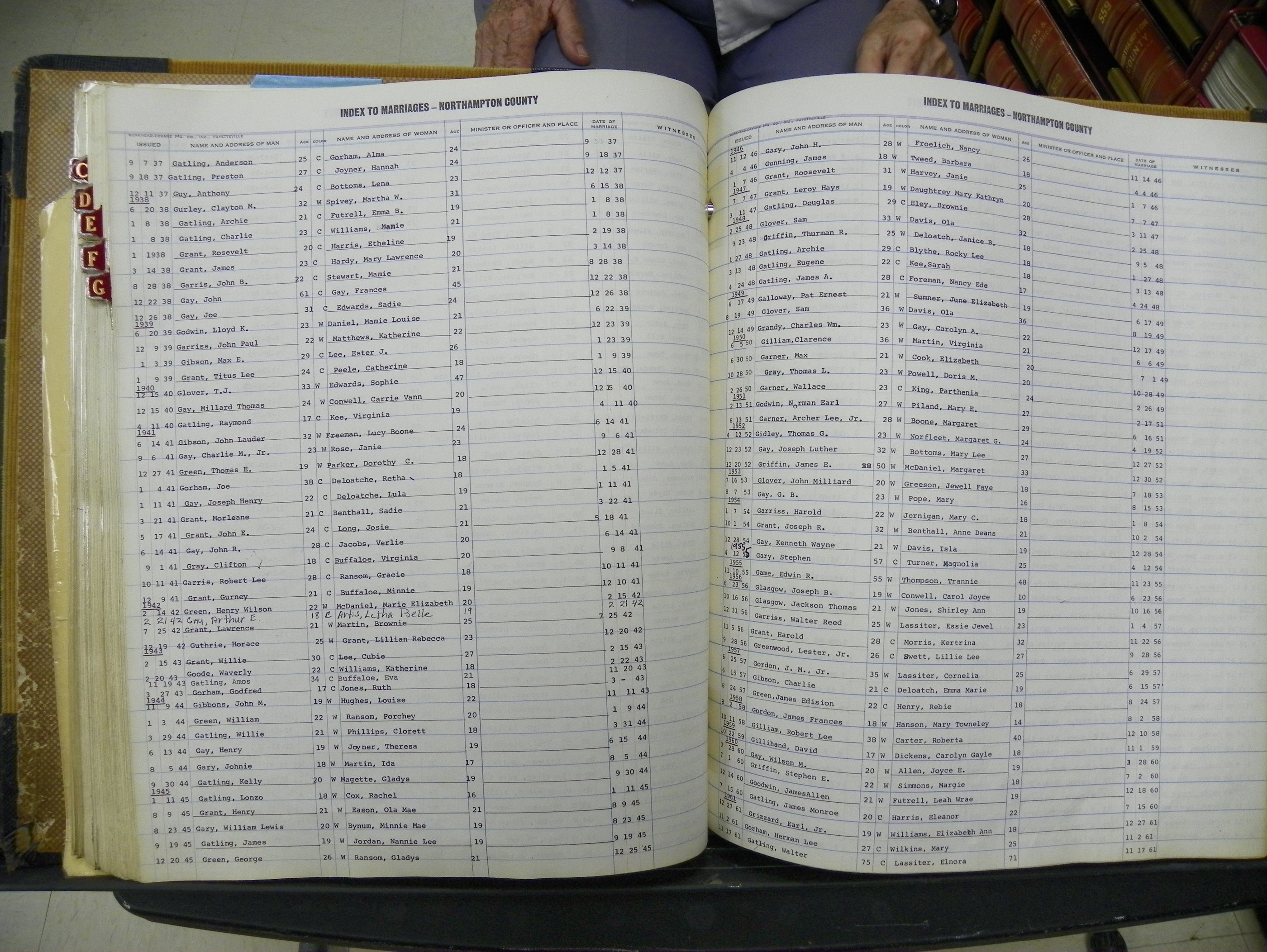 Northampton Marriages Book 1 (195).JPG