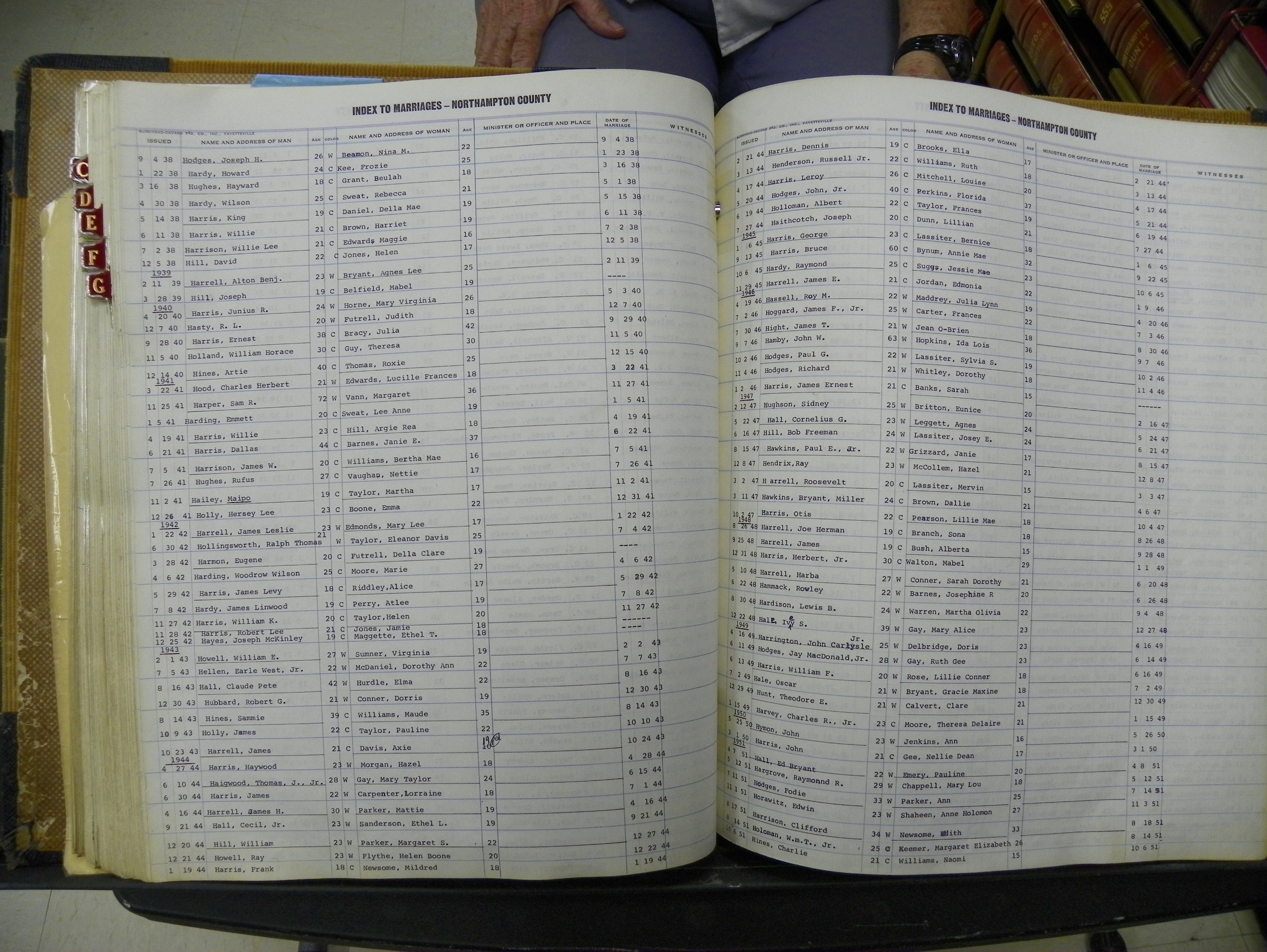 Northampton Marriages Book 1 (208).JPG