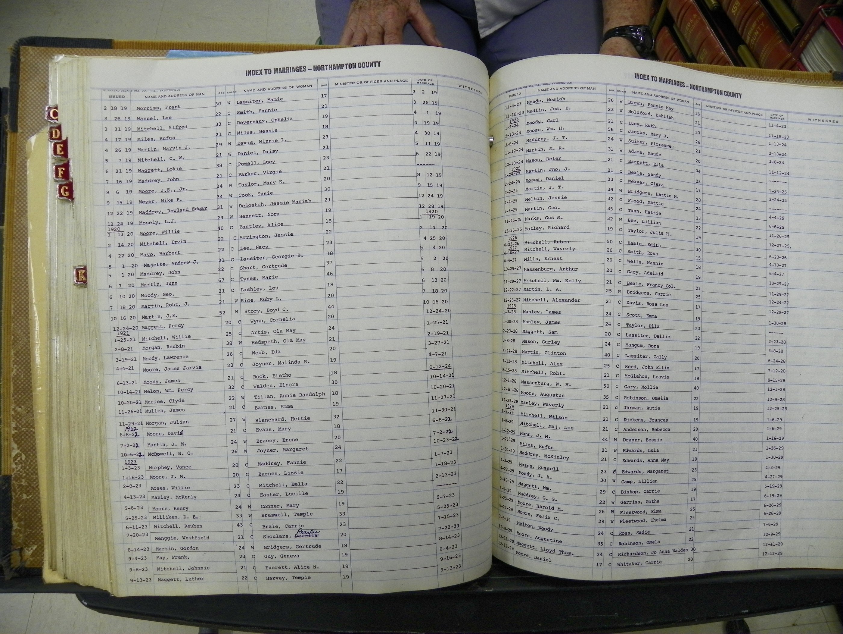Northampton Marriages Book 1 (250).JPG
