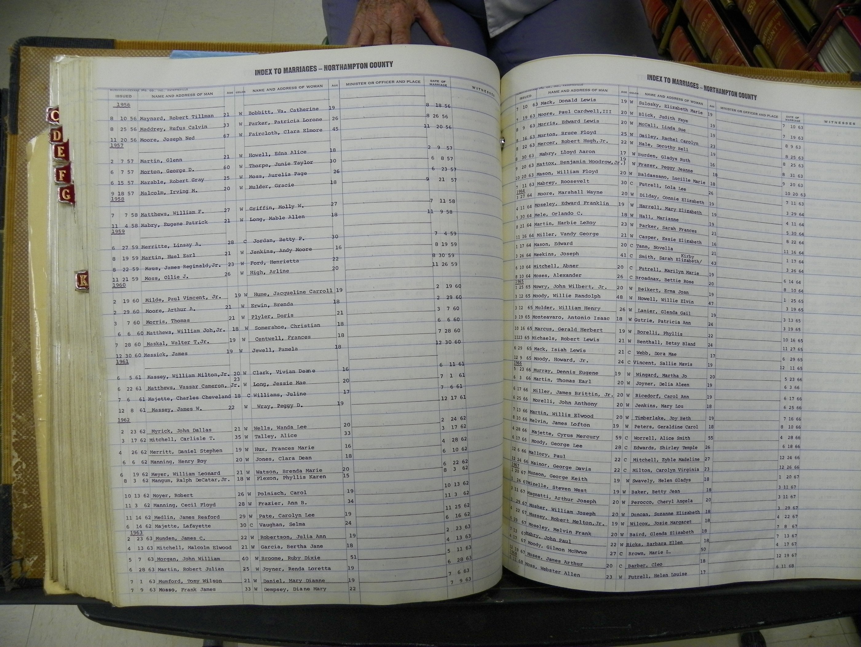 Northampton Marriages Book 1 (253).JPG