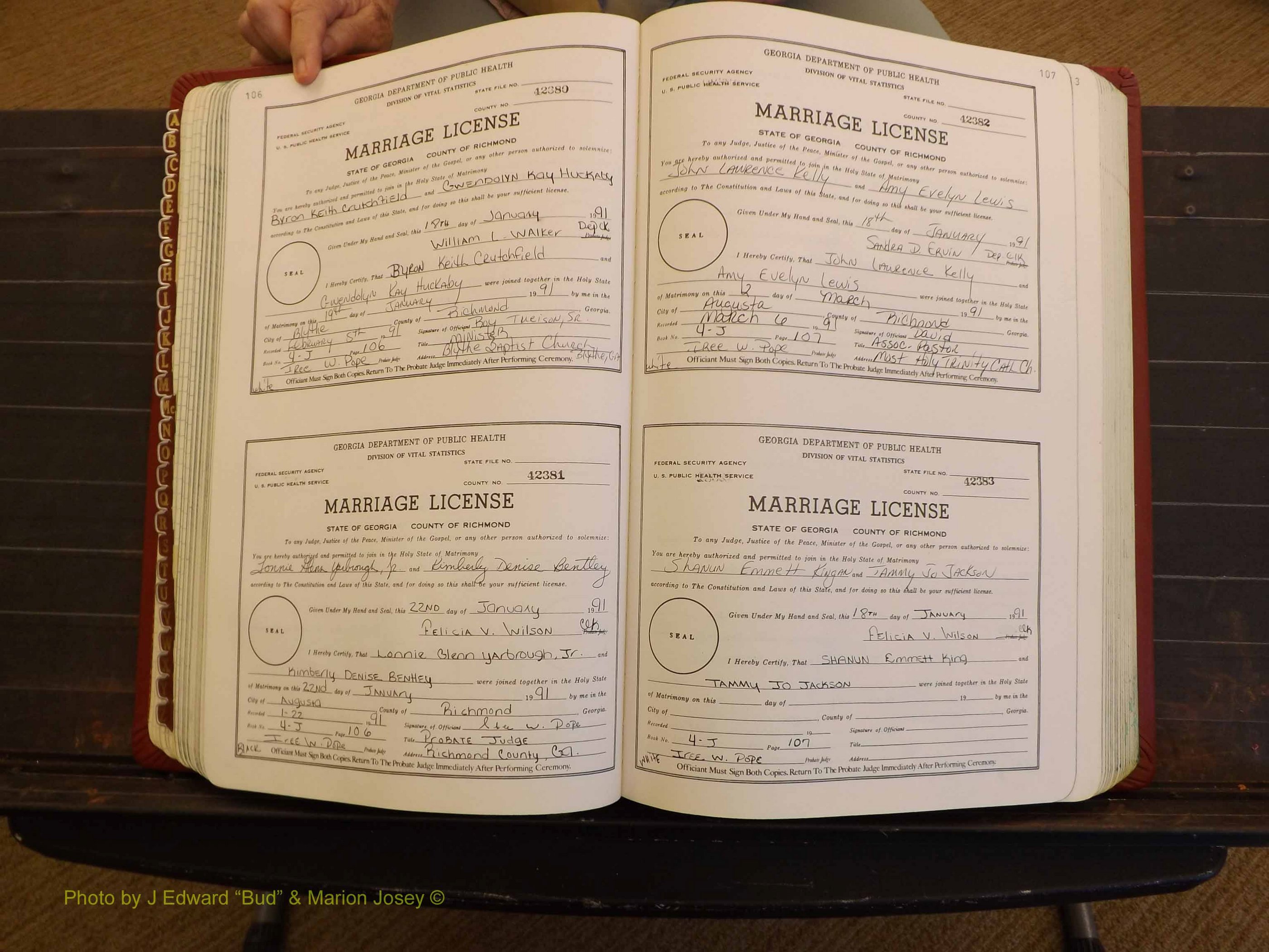 Richmond Marriages, 4J, 1990-1991 P 106-107.JPG