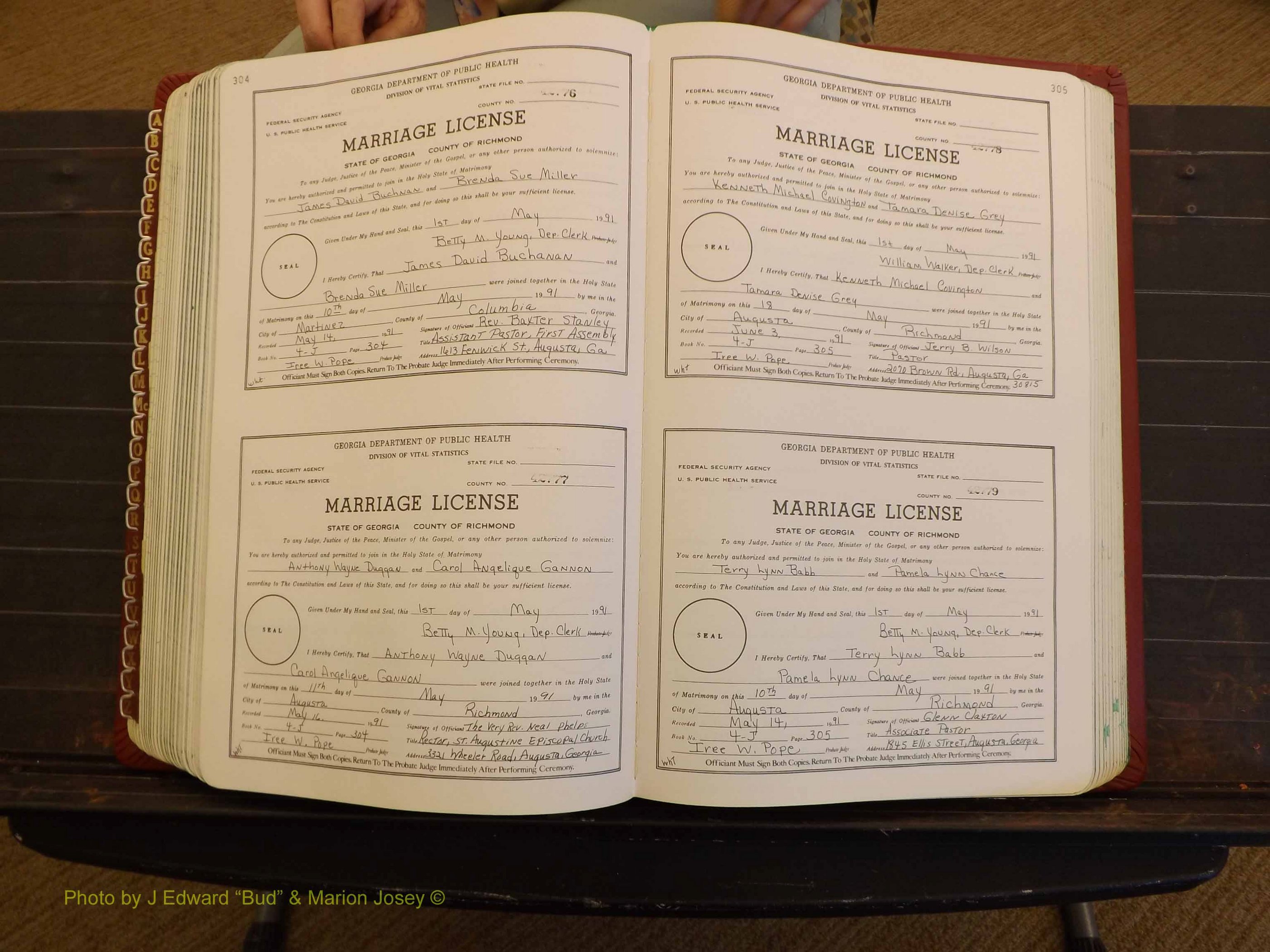 Richmond Marriages, 4J, 1990-1991 P 304-305.JPG