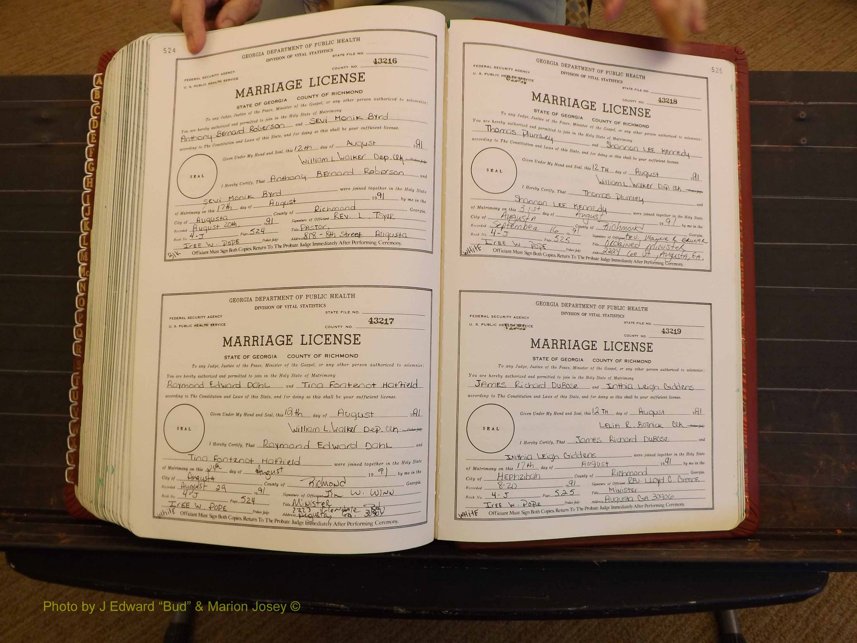 Richmond Marriages, 4J, 1990-1991 P 524-525.JPG