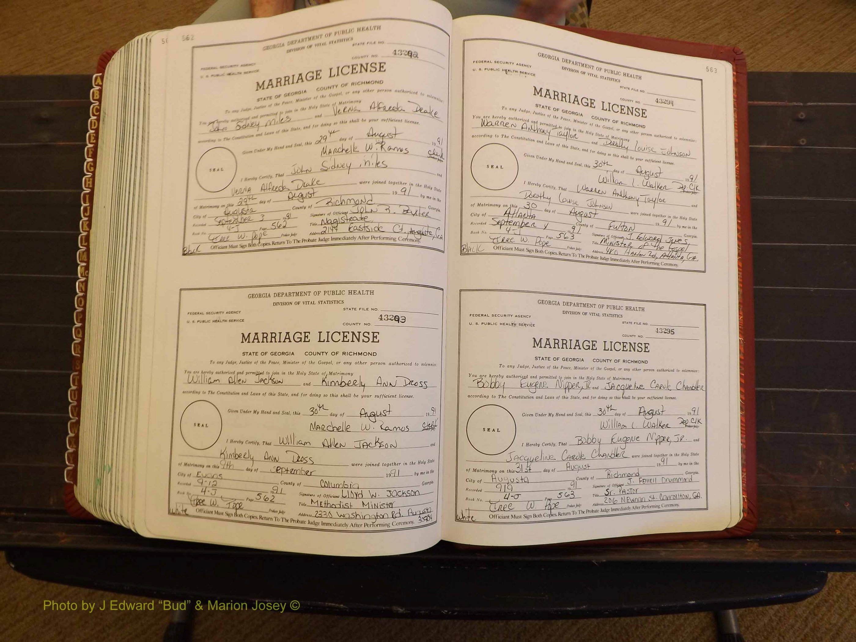 Richmond Marriages, 4J, 1990-1991 P 562-563.JPG