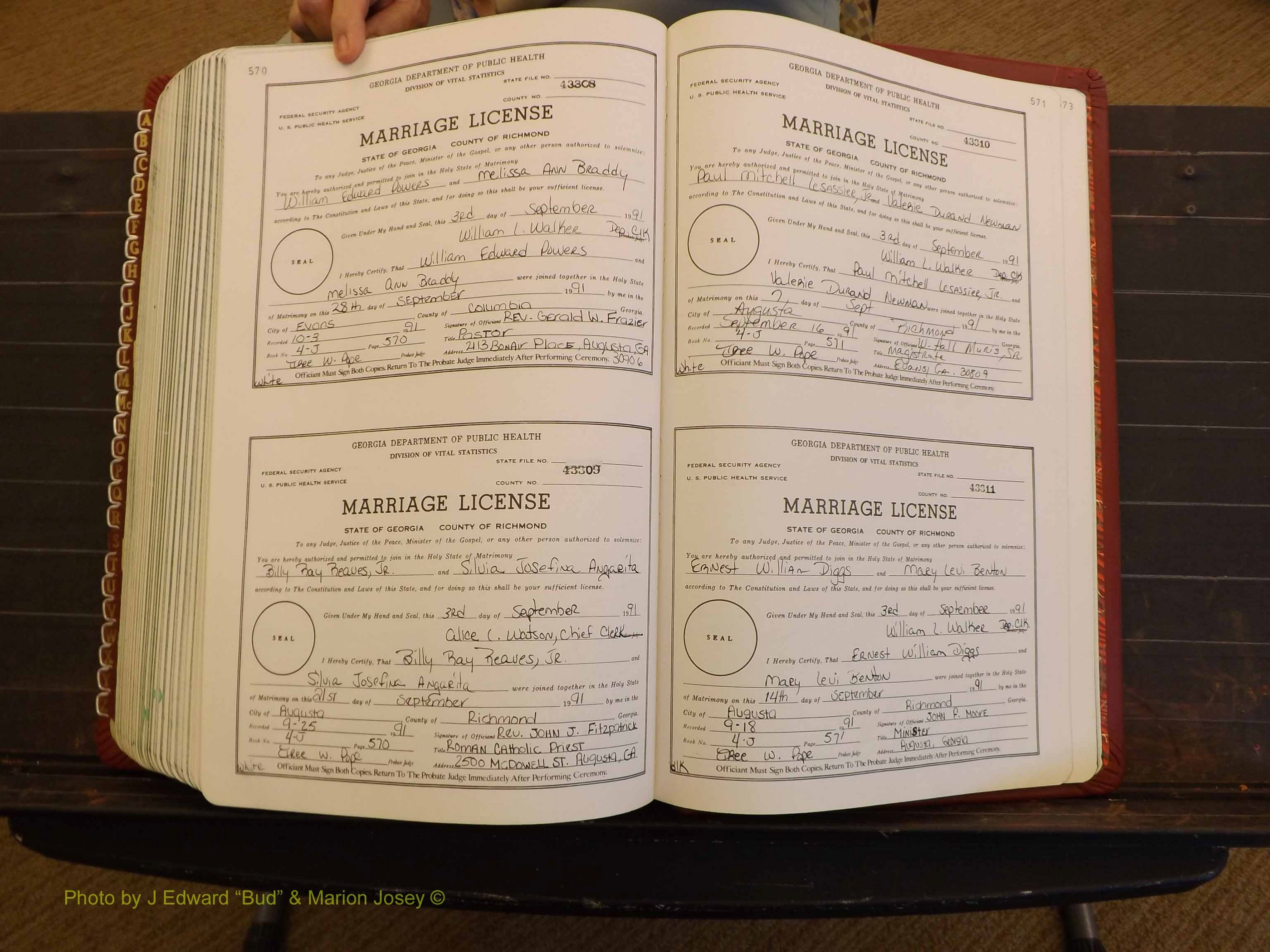 Richmond Marriages, 4J, 1990-1991 P 570-571.JPG