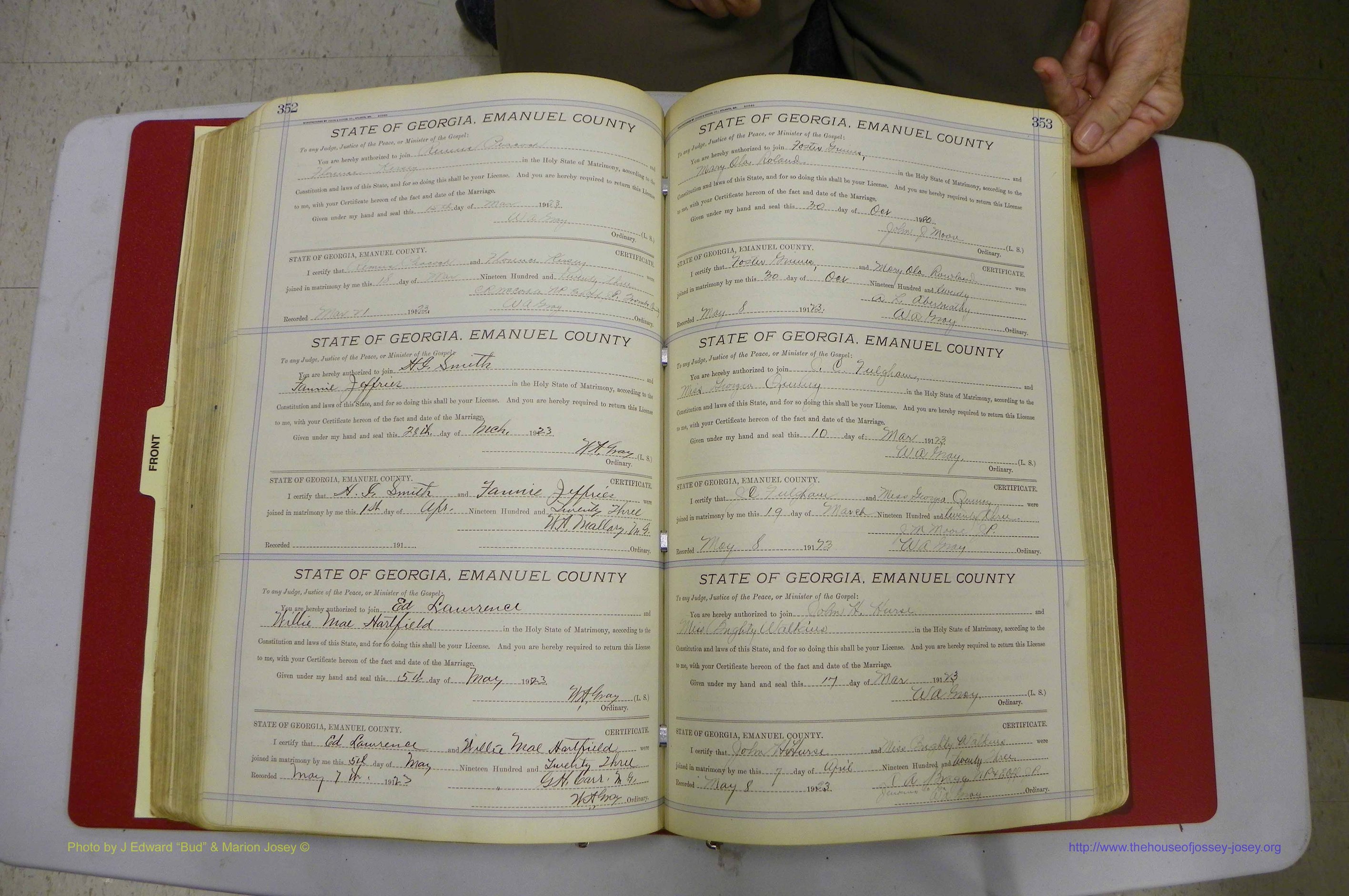 Emanuel Co, GA, Marriages Book E, 1915 - 1928, P 352-353.JPG