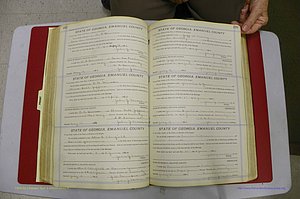 Emanuel Co, GA, Marriages Book E, 1915 - 1928, P 242-243.JPG