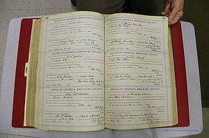 Emanuel Co, GA, Marriages Book E, 1915 - 1928, P 304-305.JPG