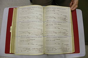 Emanuel Co, GA, Marriages Book E, 1915 - 1928, P 316-317.JPG