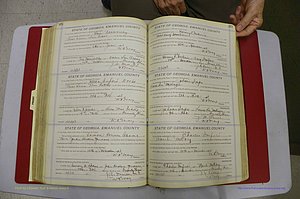 Emanuel Co, GA, Marriages Book E, 1915 - 1928, P 376-377.JPG