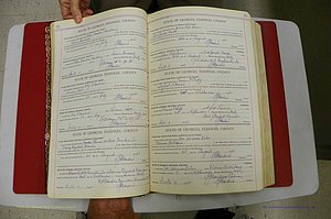Emanuel Co, Ga, Marriages Book I, 1940 - 1949, White, P 022-023.JPG