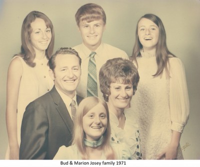 A 4, Bud Josey Family in 1971.jpg