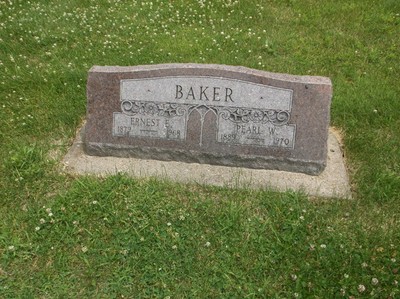 Baker, Ernest Elsworth & Pearl, Grandview Cemetery, Louisa Co, IO.jpg