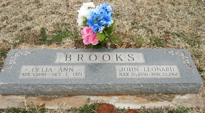 Brooks, John L & Celia A Thomas, Childress Cem, Childress Co, TX.jpg