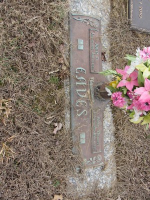 Eaves, John F & Addie Underwood, Memorial Cem, Muhlenburg Co, KY.jpg