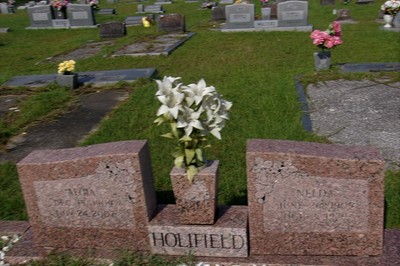 Holifield, Algia & Nelda, Mill Creerk Cem, Jones Co, MS.jpg