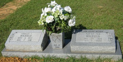 Holifield, Charles Luther & Sarah Ella Hill, Hickory Grove Cem, Jones Co, MS.jpg