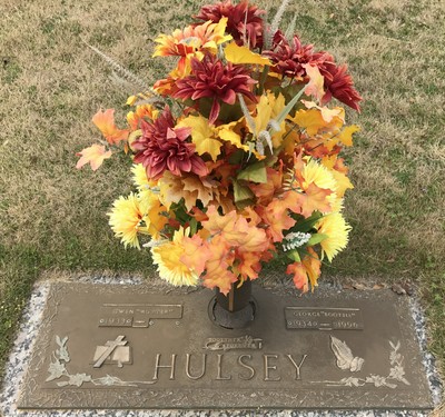 Hulsey, George Kipling & Gwen, Memorial Park Cem, Hall Co, GA.jpg