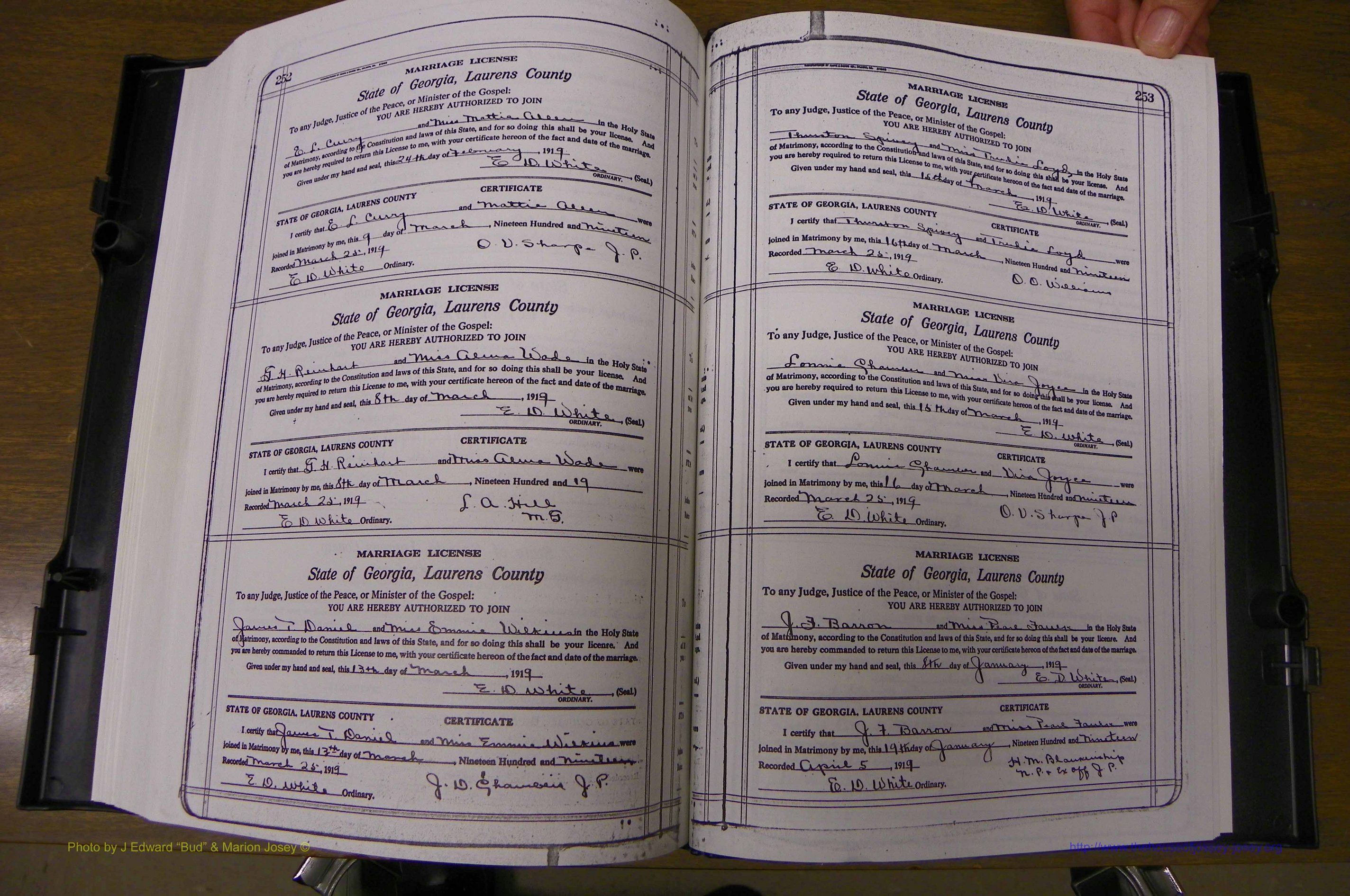 Laurens Co, GA, Marriages Book P, 1915 - 1924, White, P 252-253.JPG