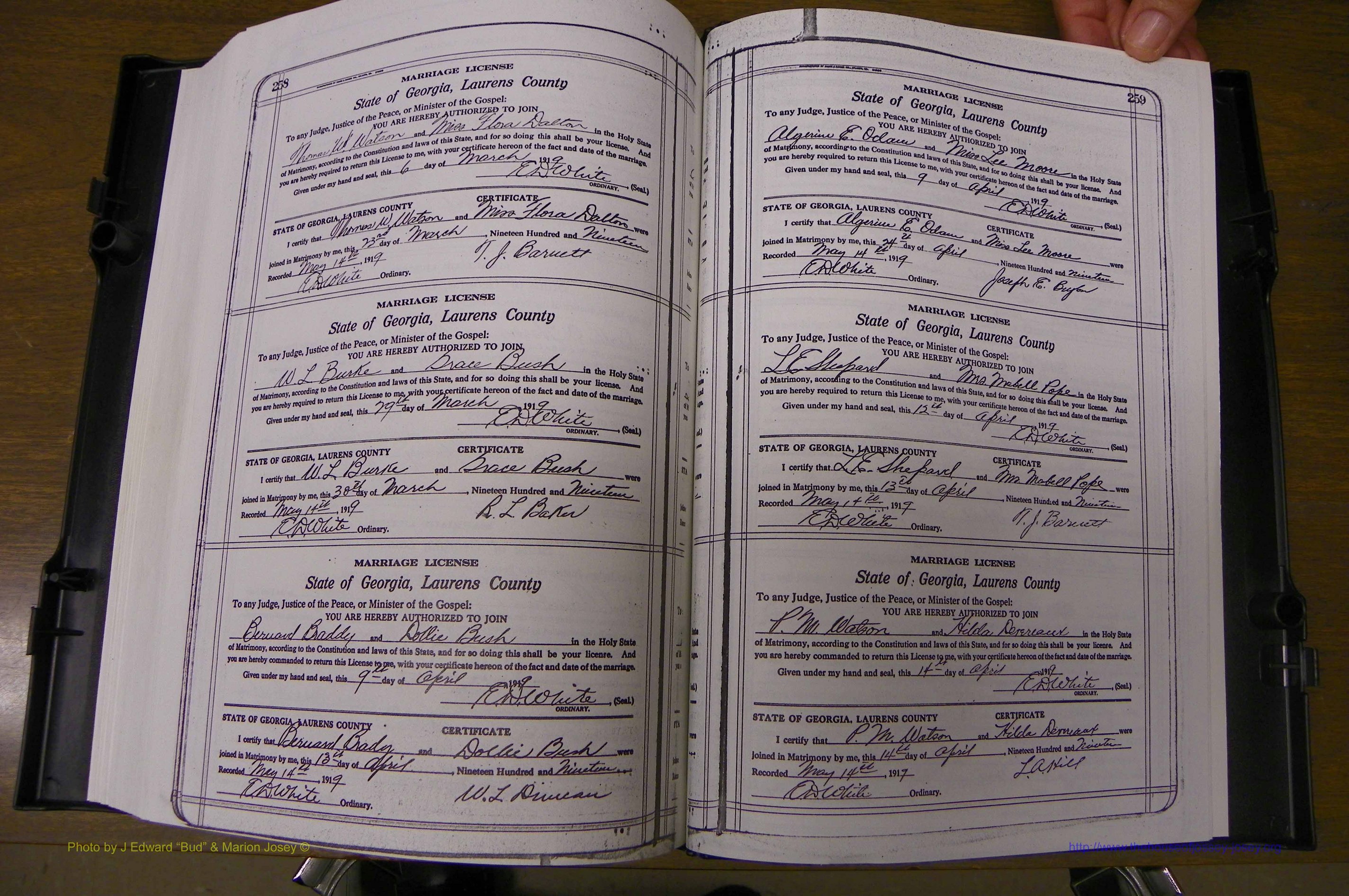Laurens Co, GA, Marriages Book P, 1915 - 1924, White, P 258-259.JPG