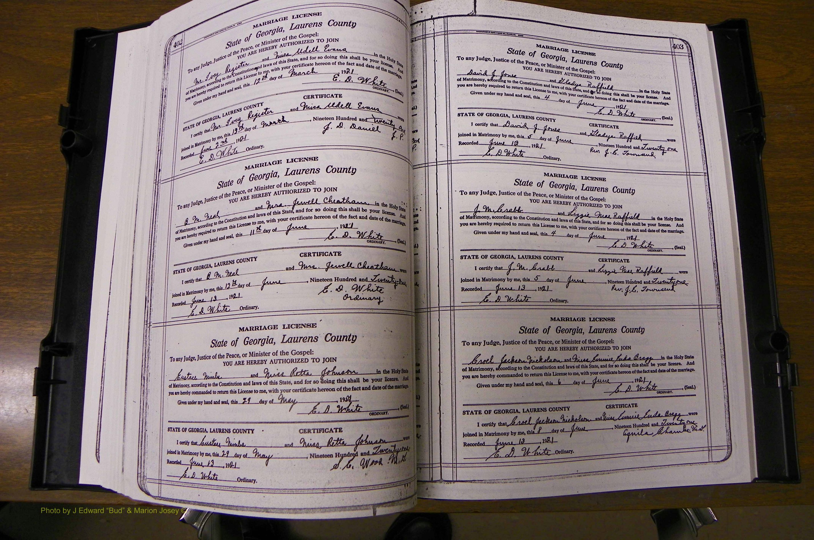 Laurens Co, GA, Marriages Book P, 1915 - 1924, White, P 402-403.JPG