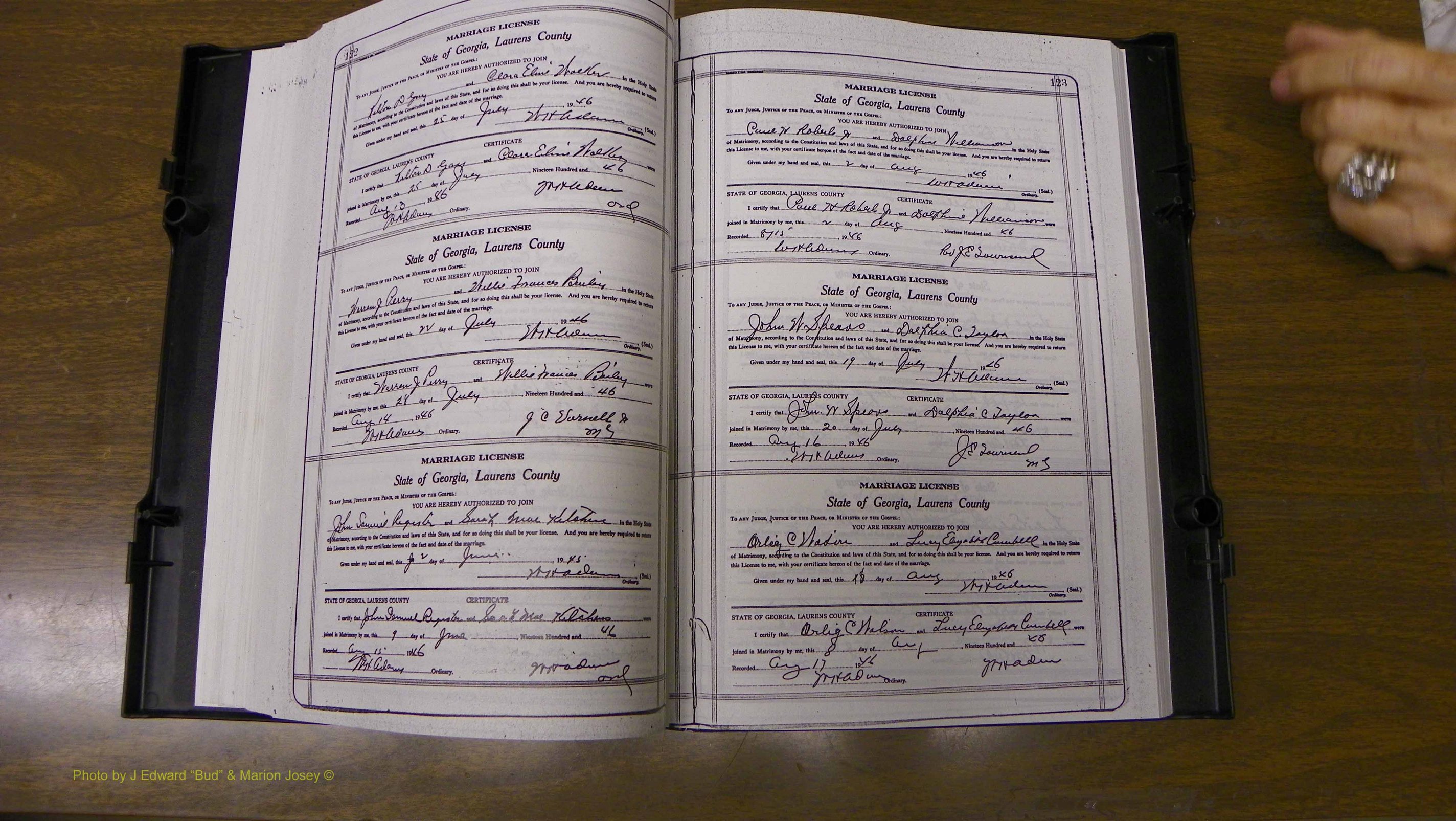 Laurens Co, GA, Marriages Book W, 1944 - 1955, White, P 122-123.JPG