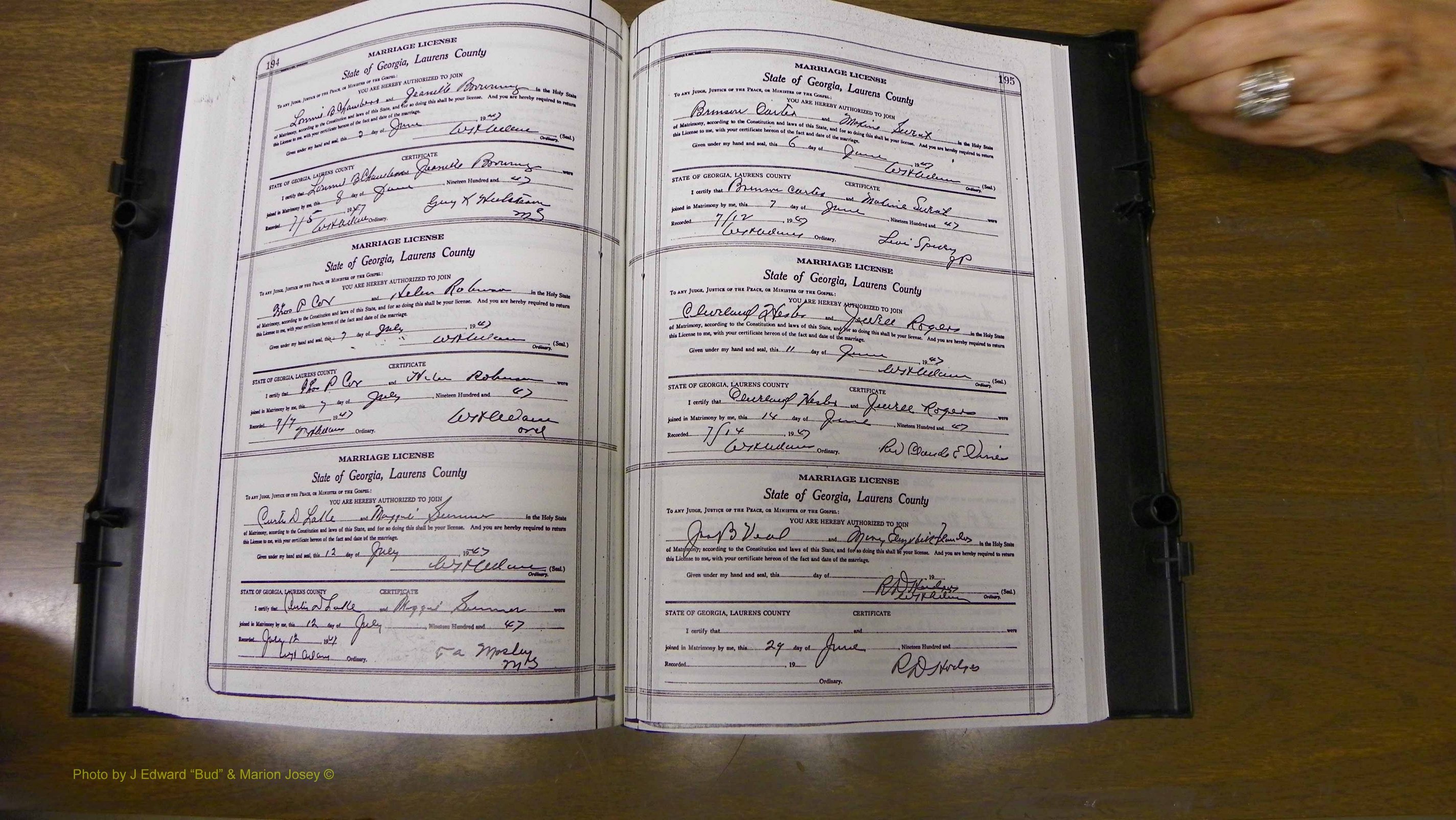 Laurens Co, GA, Marriages Book W, 1944 - 1955, White, P 194-195.JPG