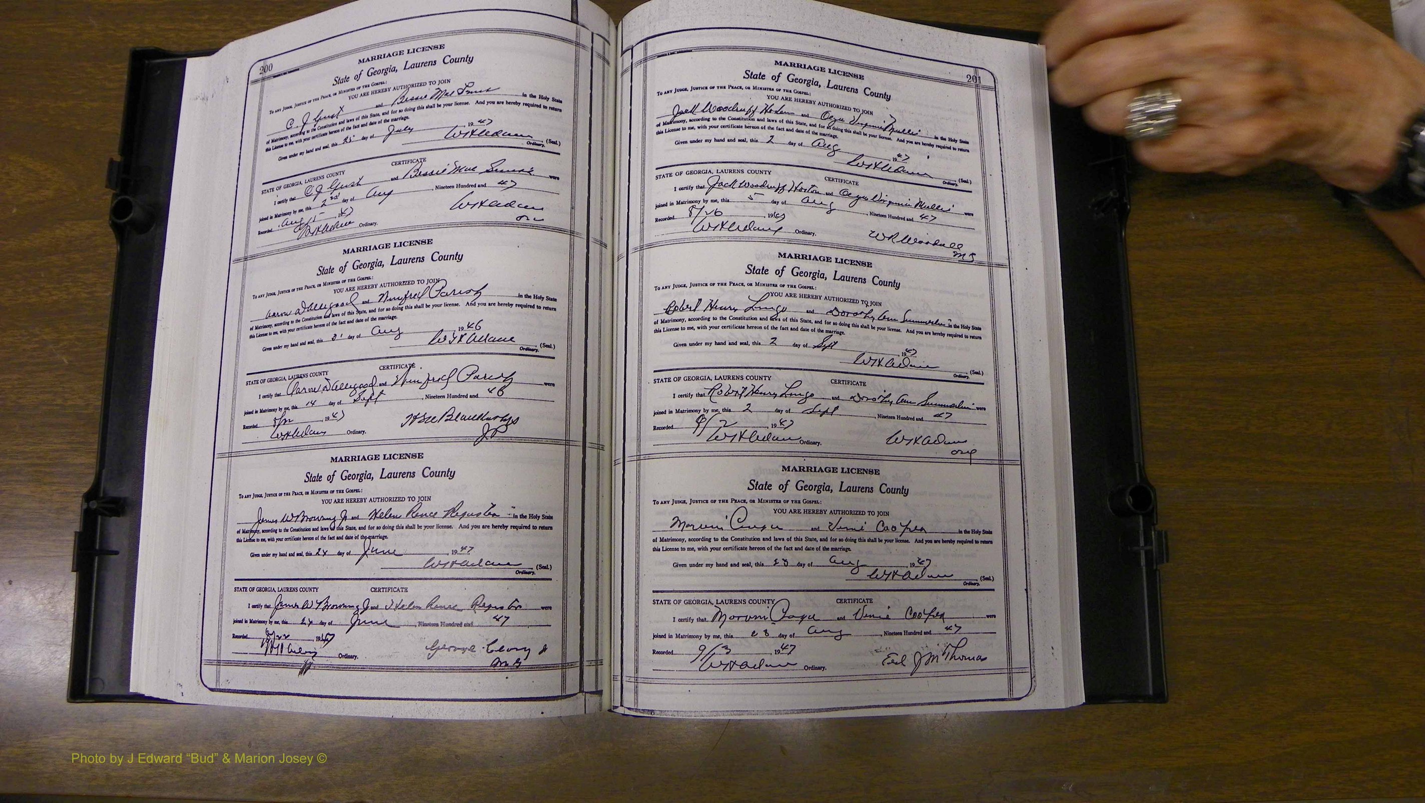 Laurens Co, GA, Marriages Book W, 1944 - 1955, White, P 200-201.JPG