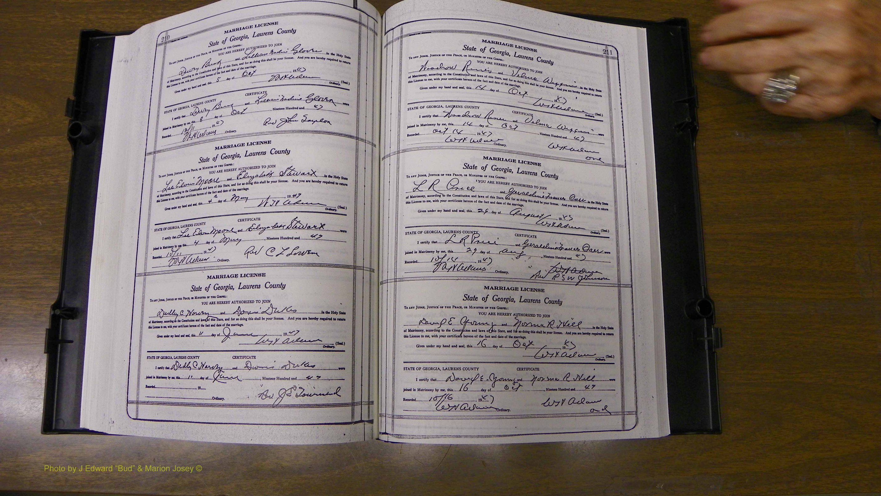 Laurens Co, GA, Marriages Book W, 1944 - 1955, White, P 210-211.JPG