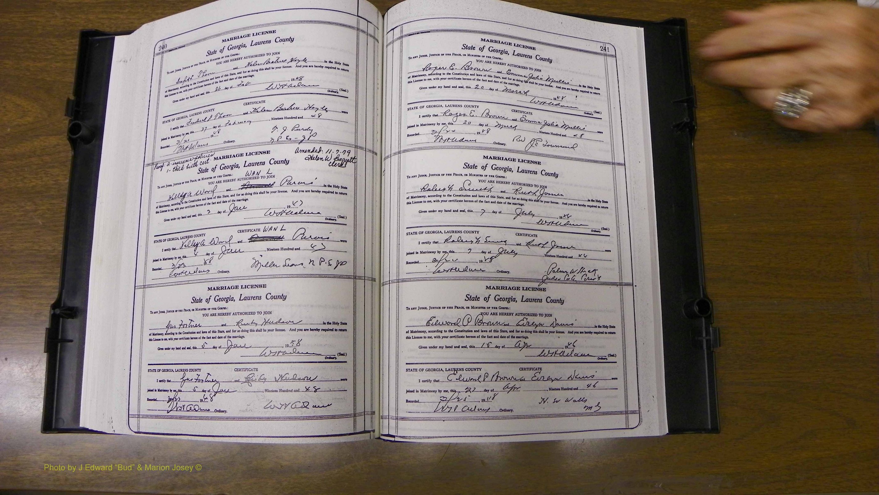 Laurens Co, GA, Marriages Book W, 1944 - 1955, White, P 240-241.JPG
