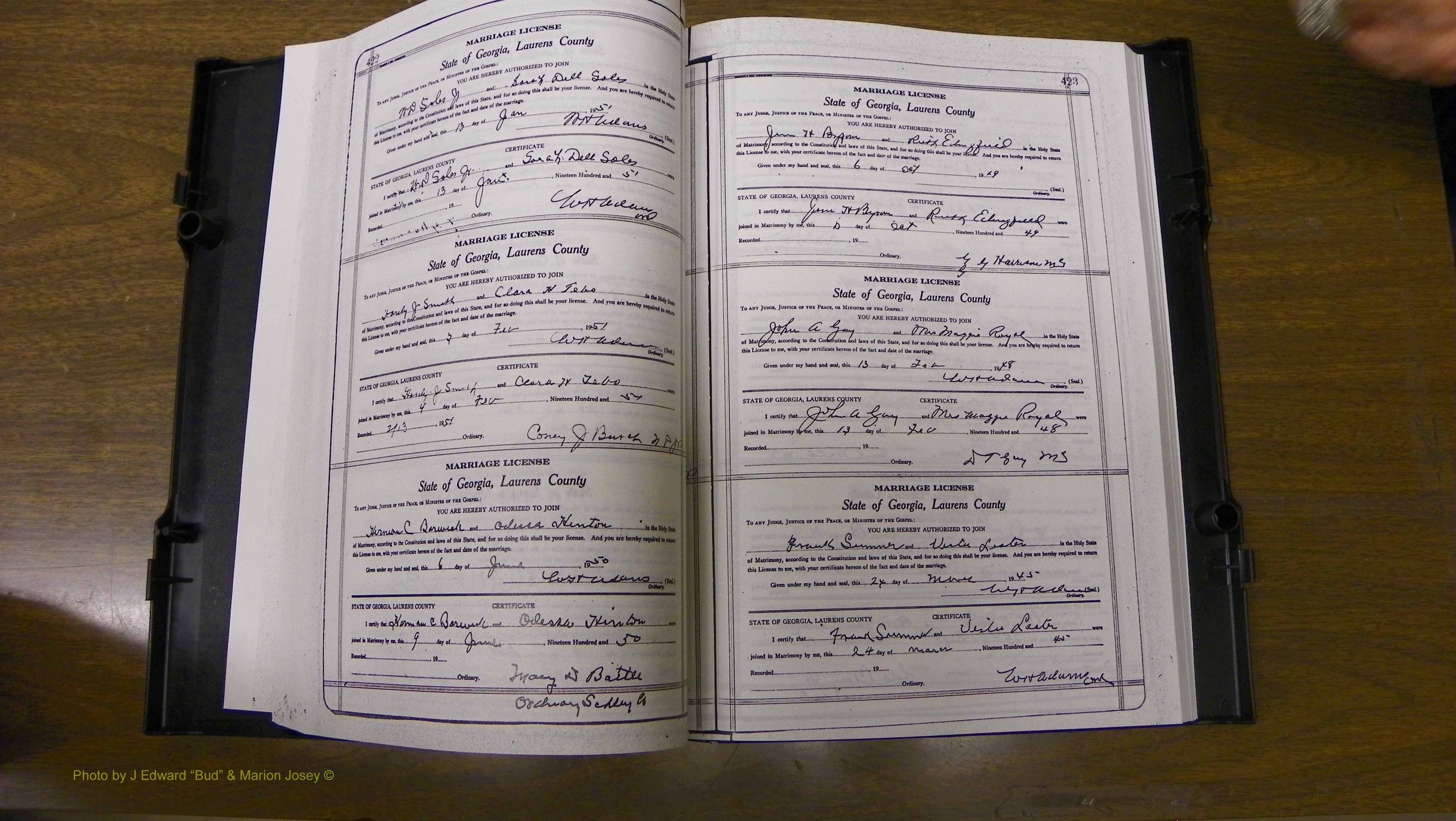 Laurens Co, GA, Marriages Book W, 1944 - 1955, White, P 422-423.JPG