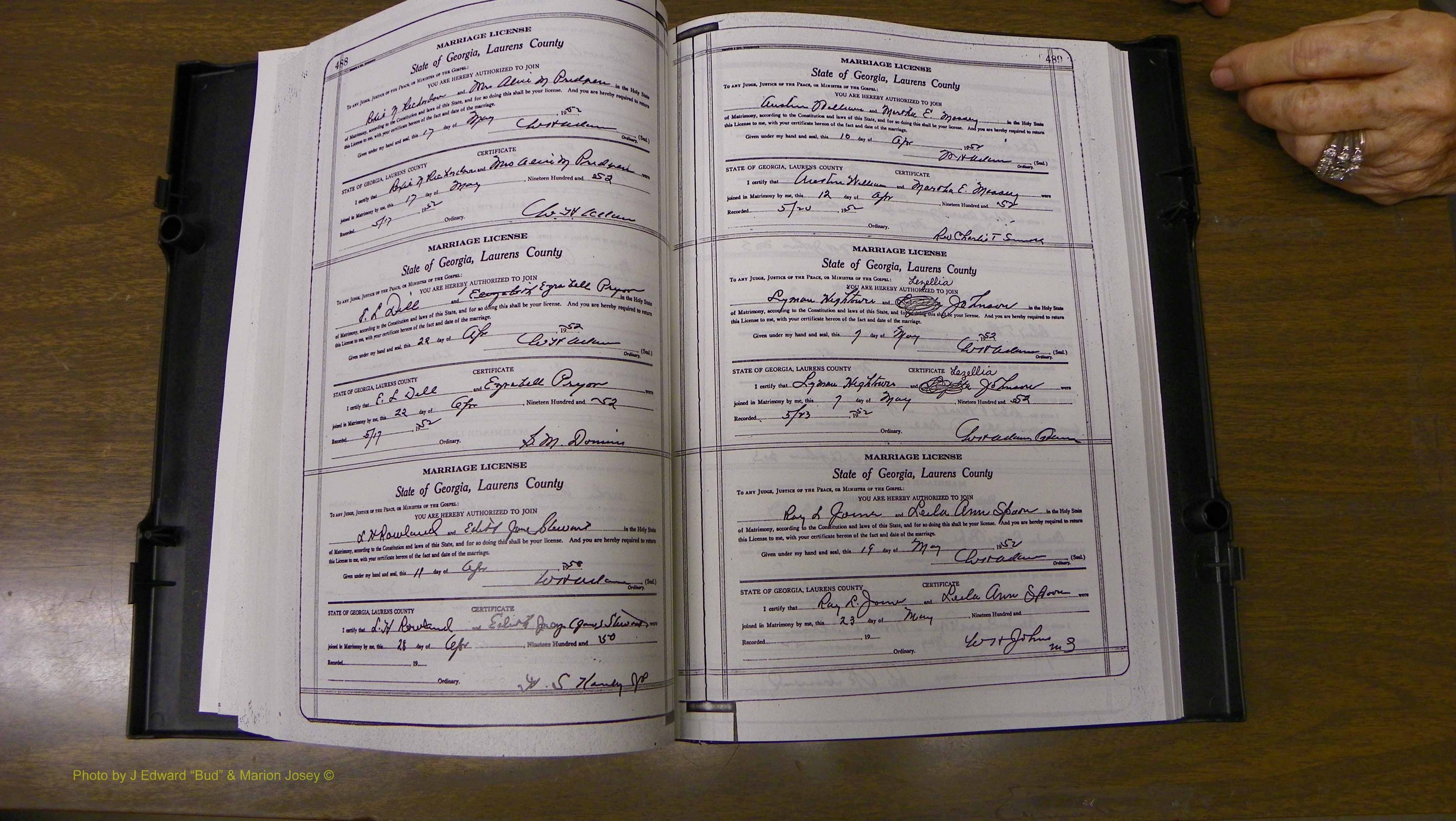 Laurens Co, GA, Marriages Book W, 1944 - 1955, White, P 488-489.JPG