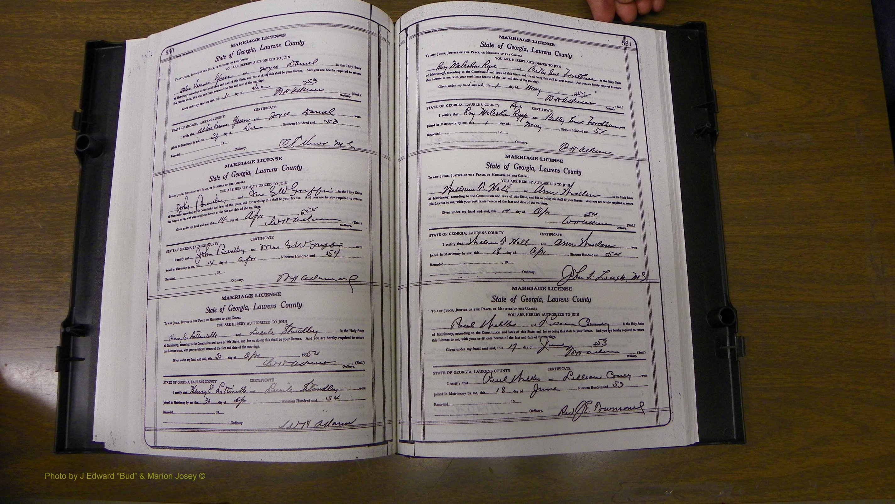 Laurens Co, GA, Marriages Book W, 1944 - 1955, White, P 560-561.JPG