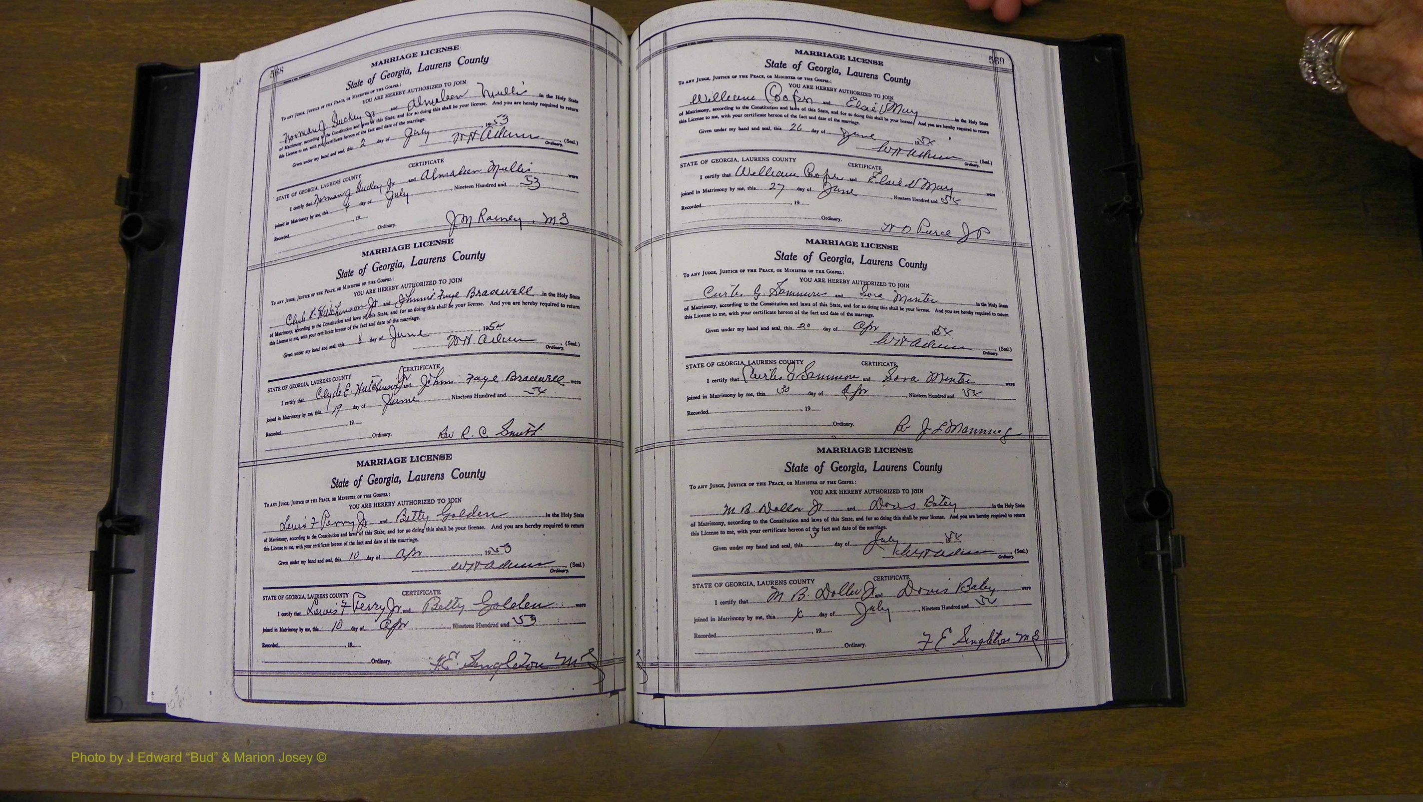 Laurens Co, GA, Marriages Book W, 1944 - 1955, White, P 568-569.JPG