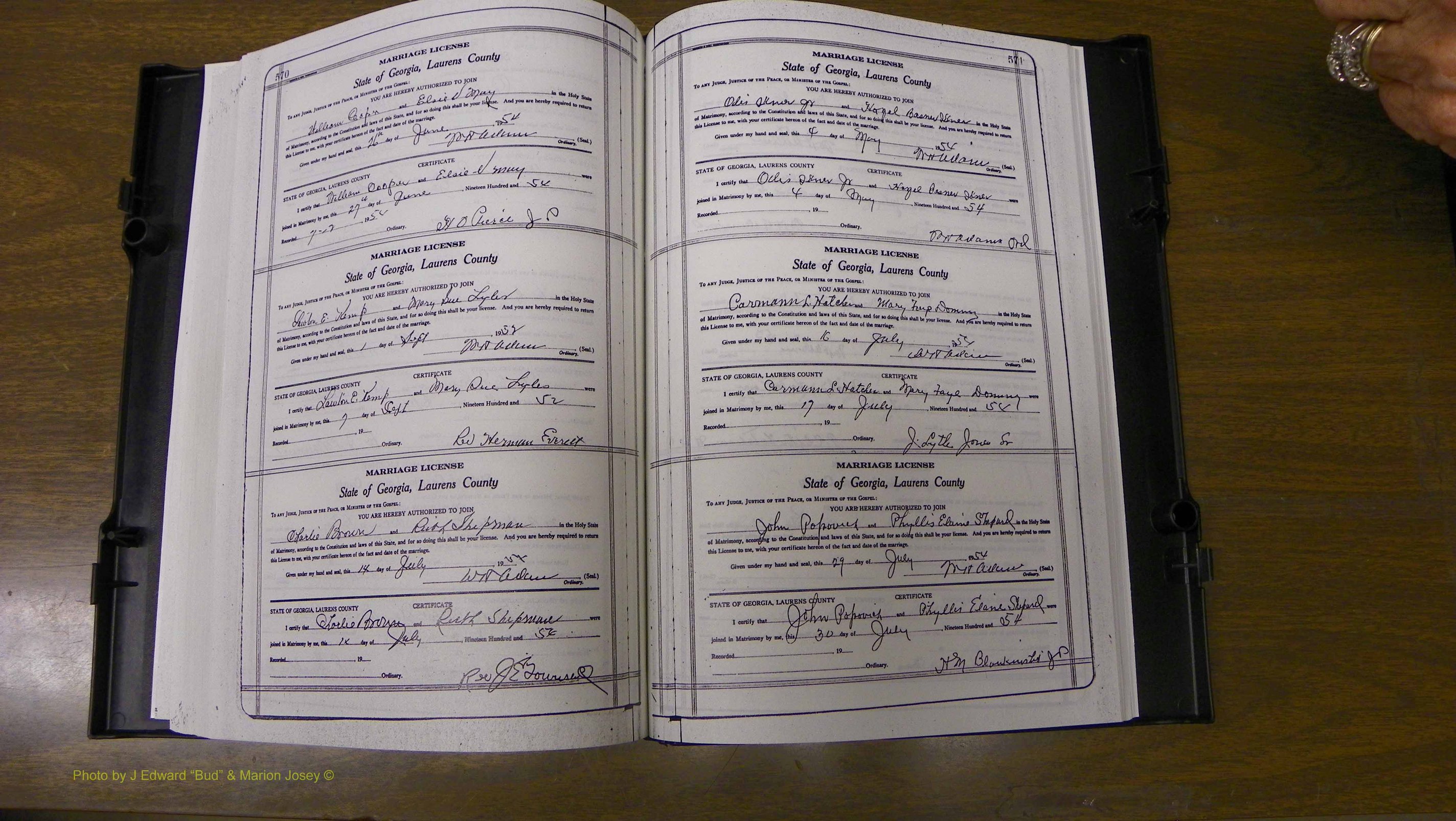 Laurens Co, GA, Marriages Book W, 1944 - 1955, White, P 570-571.JPG